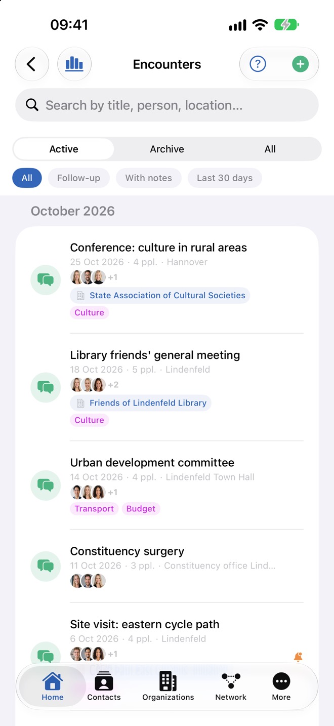 Liste des rencontres avec la recherche, le filtre d’état, les pastilles de filtre et les entrées d’octobre