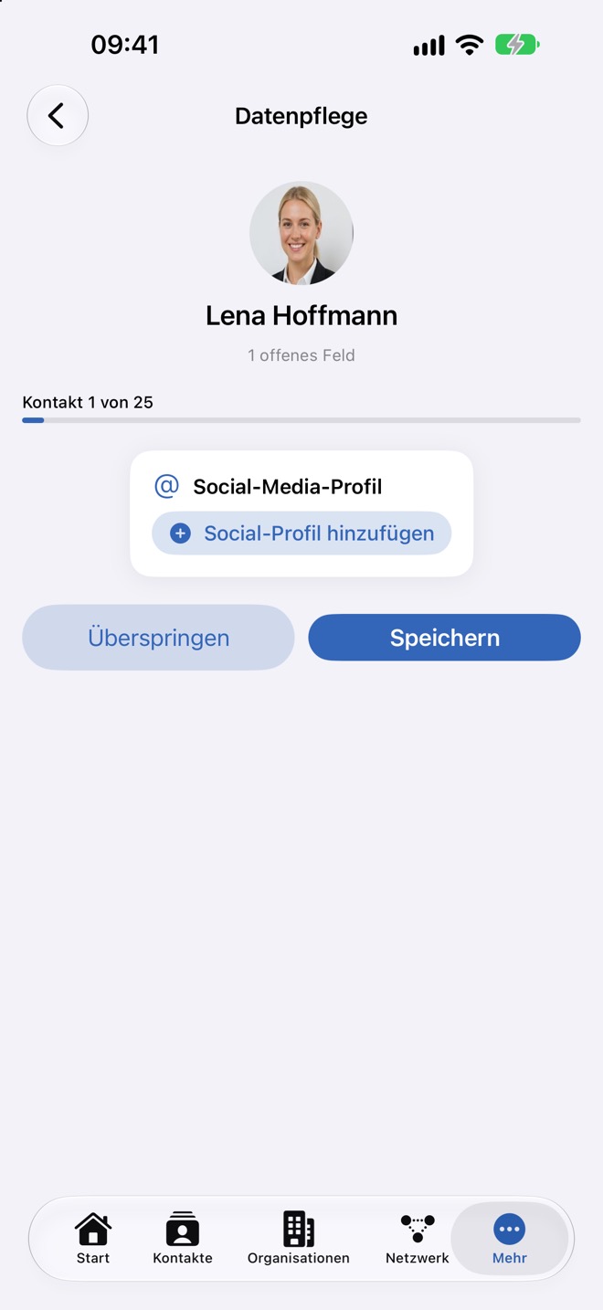 Kontaktkarte in einer Runde mit dem fehlenden Social-Media-Profil