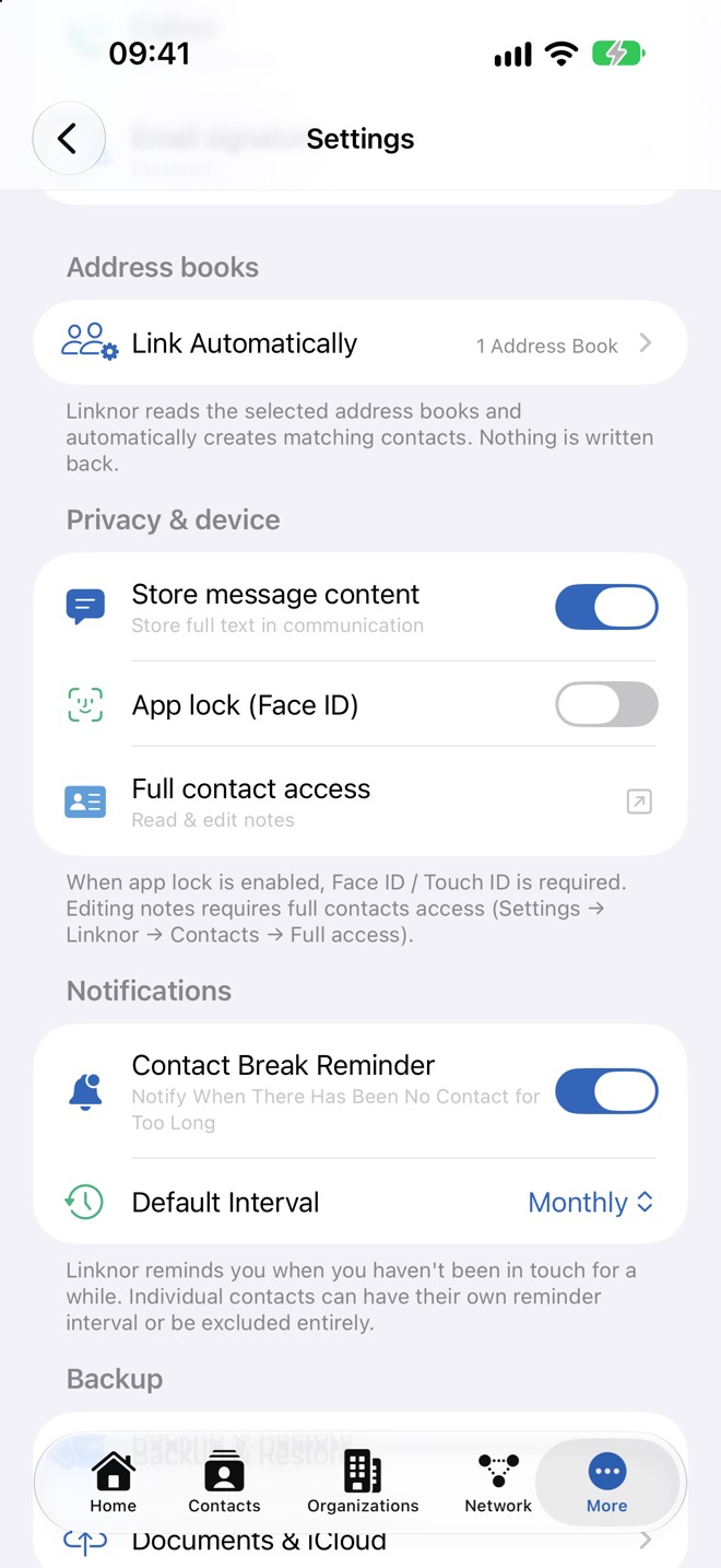 Section « Confidentialité et appareil » avec le contenu des messages, le verrouillage de l’app et l’accès complet aux contacts.
