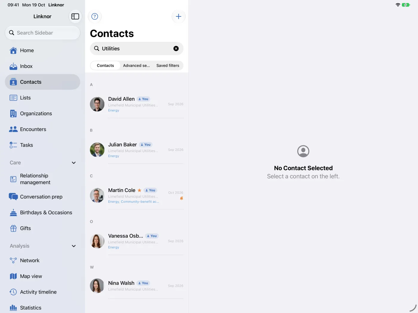 Recherche d’une organisation avec les contacts correspondants comme résultats