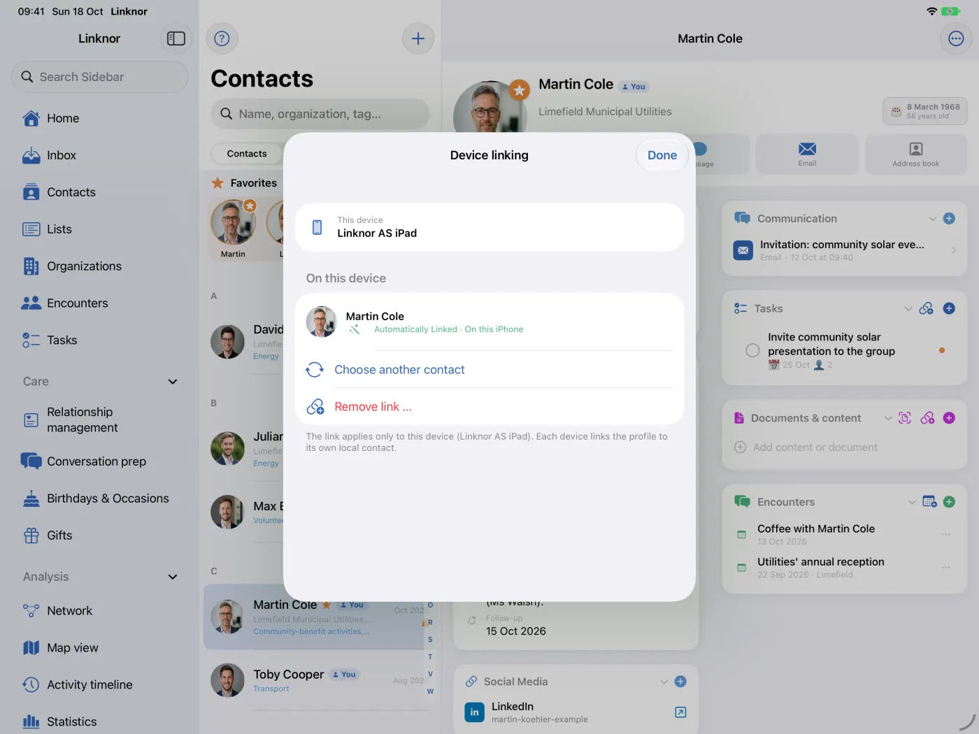 Collegamento dispositivi con un contatto collegato automaticamente su questo iPhone