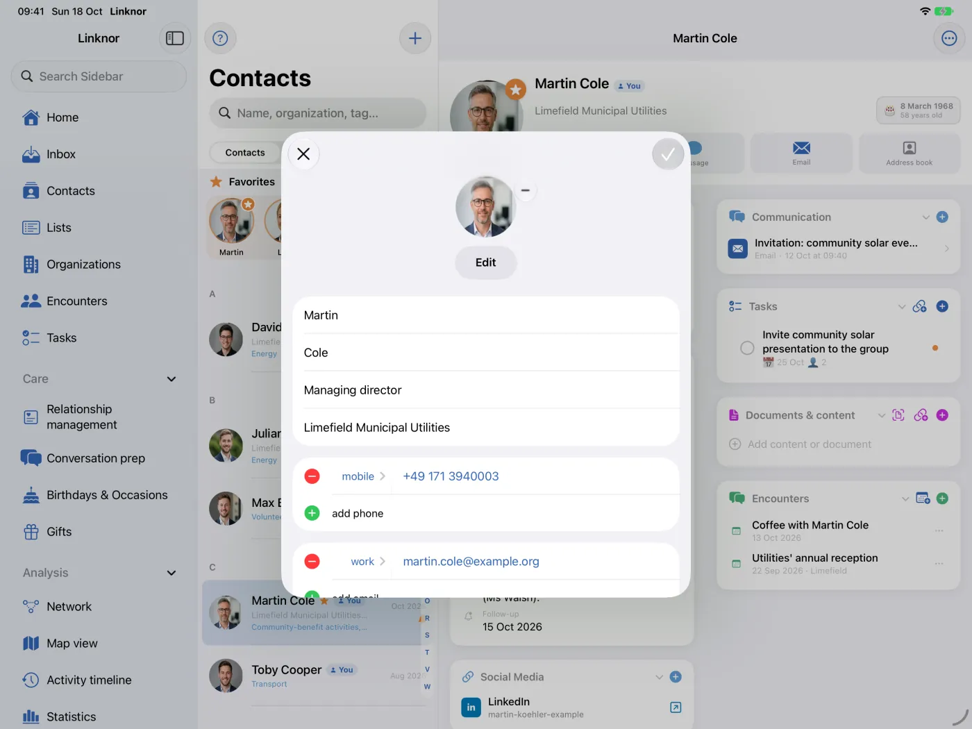 Vista di modifica del contatto della rubrica con nome, telefono ed e-mail