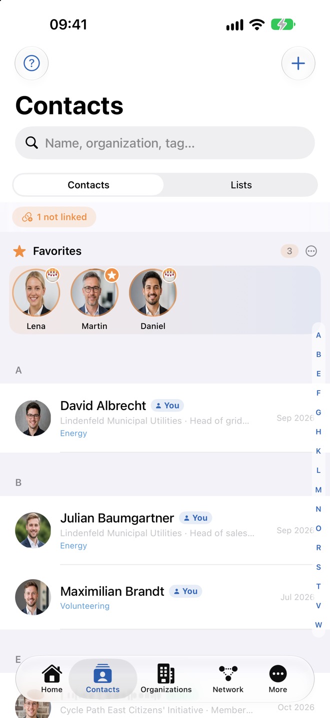 Liste des contacts avec le message « 1 non lié(s) » et un contact signalé