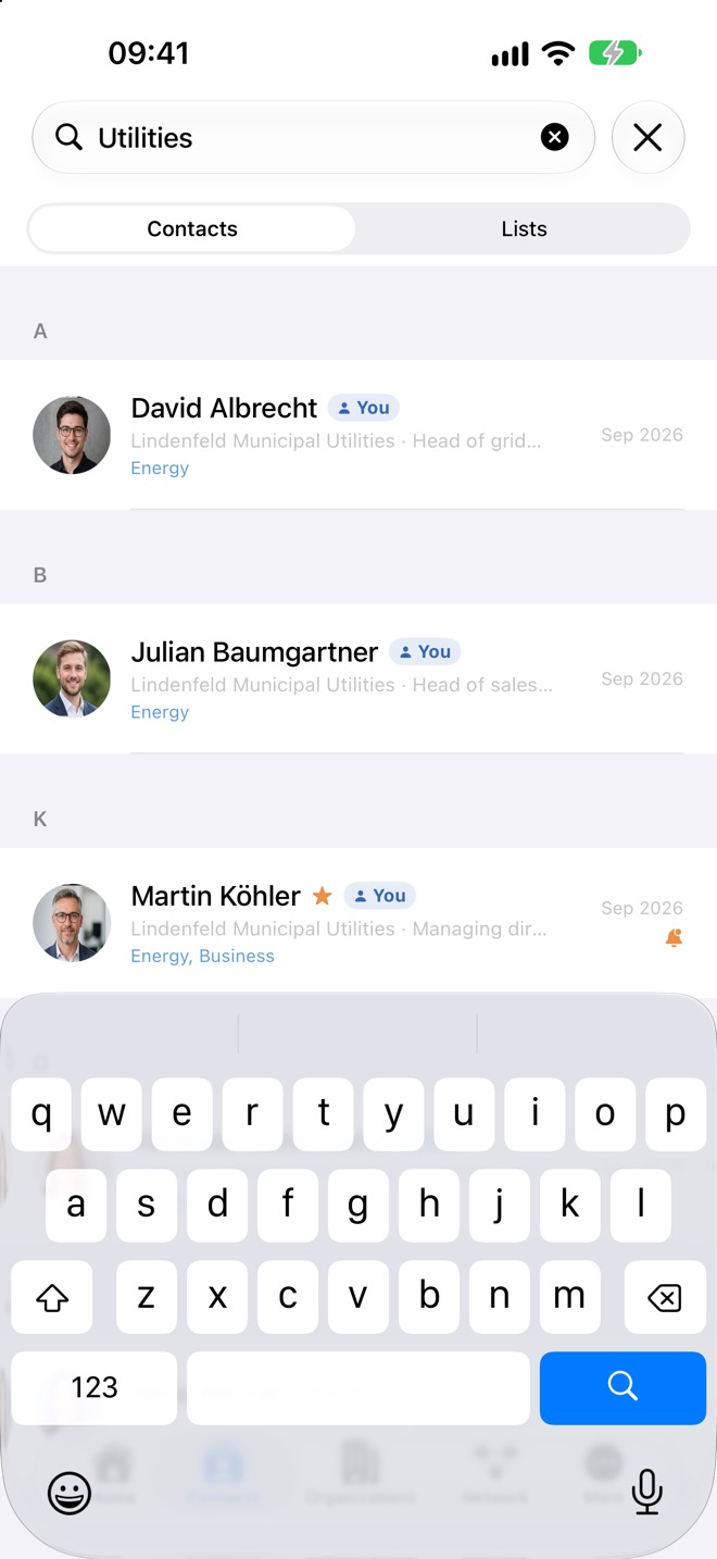 Recherche d’une organisation avec les contacts correspondants comme résultats