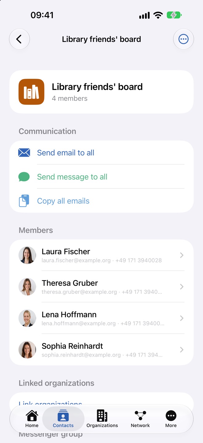 En-tête de liste avec la communication et les membres, avec e-mail et téléphone