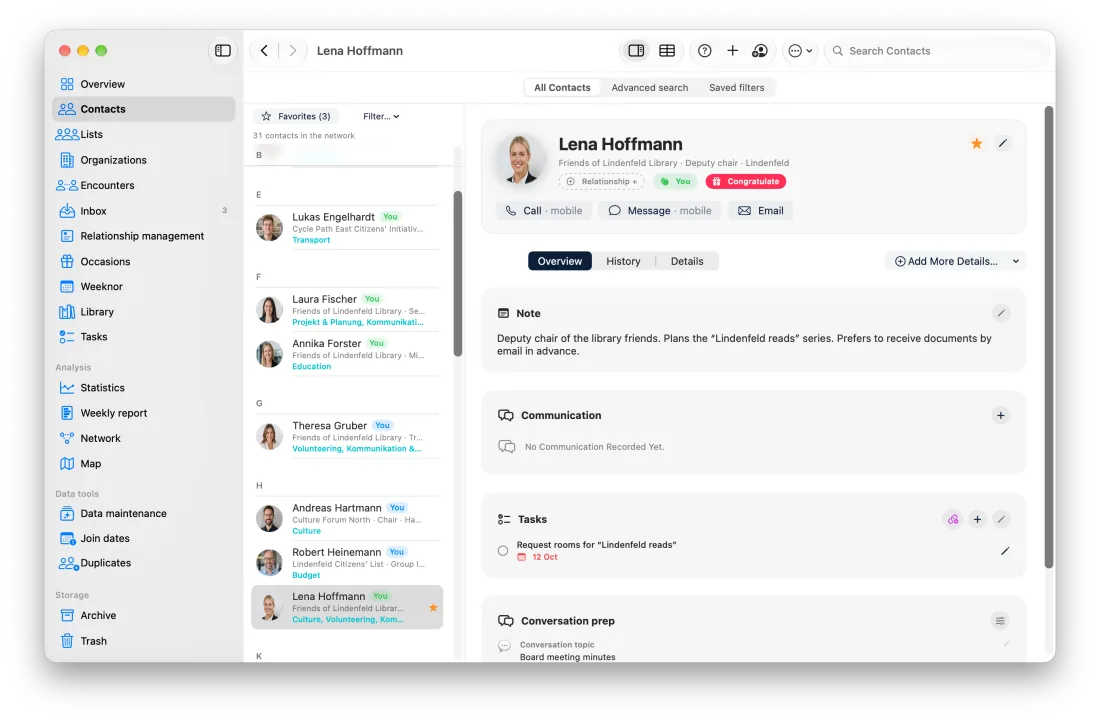 Contacts : liste à gauche, profil à droite